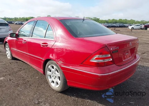 2005 Mercedes-Benz C 240 Luxury 4Matic из США, поврежденный, VIN WDBRF81J45F697008